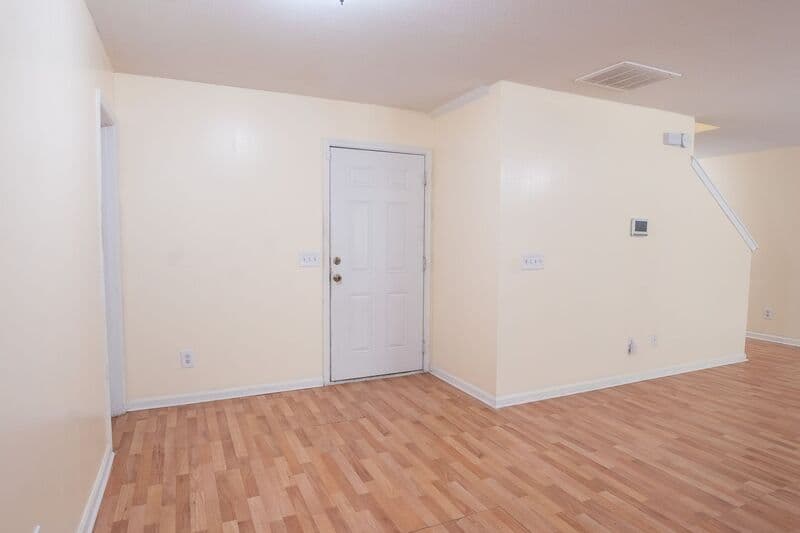 Port Wentworth House: 7 Gimbal Cir