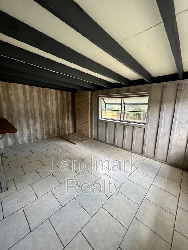 Warner Robins House: 116 Lake Front Drive