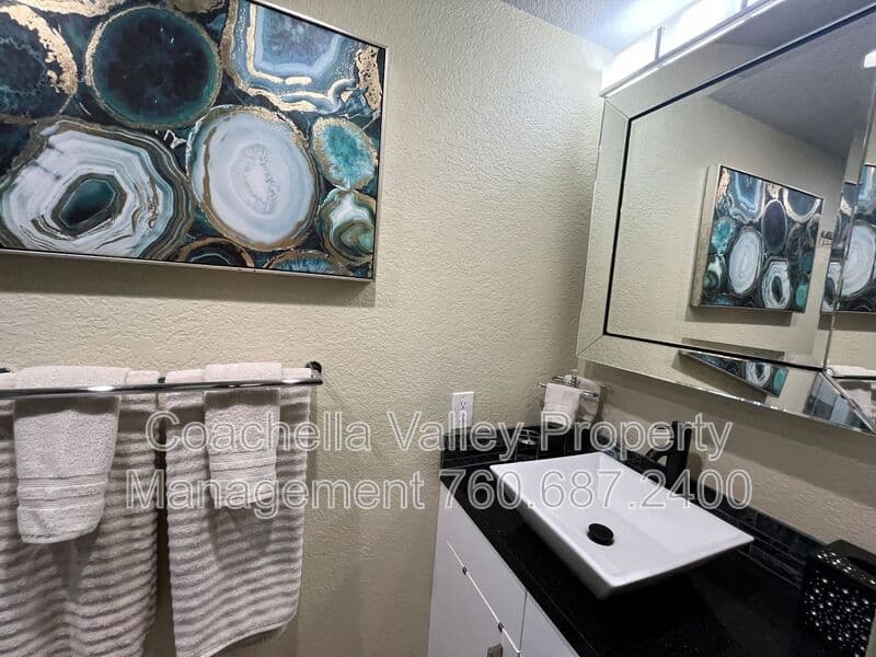 Palm Springs Condo: 2821 Los Felices Cir