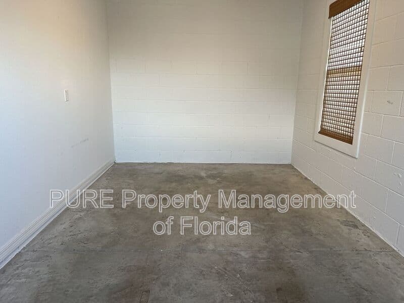 Ocala House: 10376 SW 99th Street