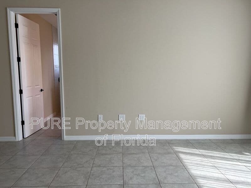 Ocala House: 10376 SW 99th Street