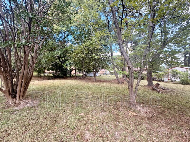 Columbia House: 1805 Carousel Cir