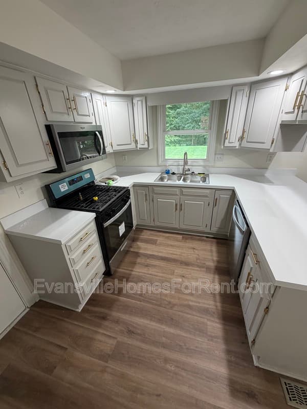 Evansville House: 9501 Darmstadt Road