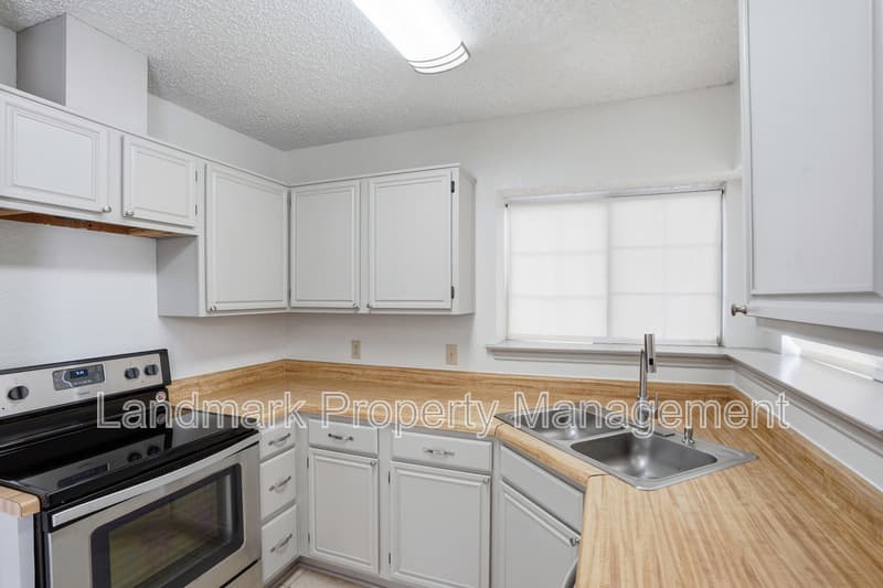 Mansfield House: 1122 Hidden Creek Drive