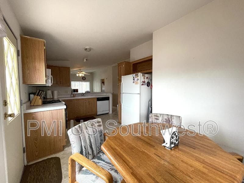 Bullhead City House: 2350 Adobe Rd