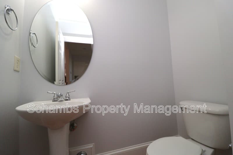 Cary Condo: 933 Portstewart Dr