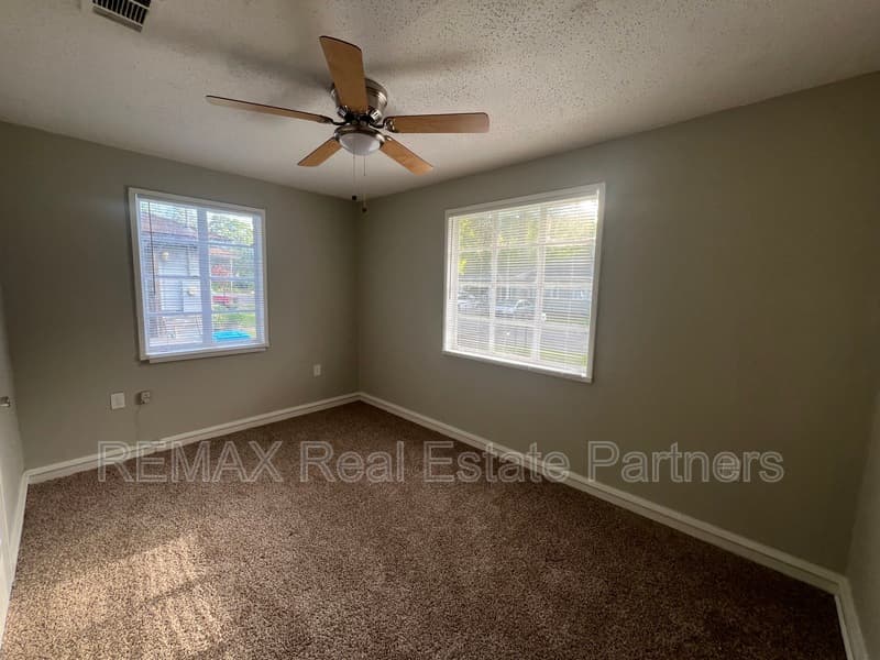 Petal House: 201 Rosewood Dr