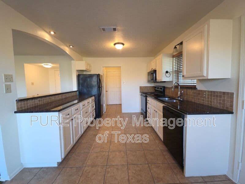 Elgin House: 304 McClendon Dr