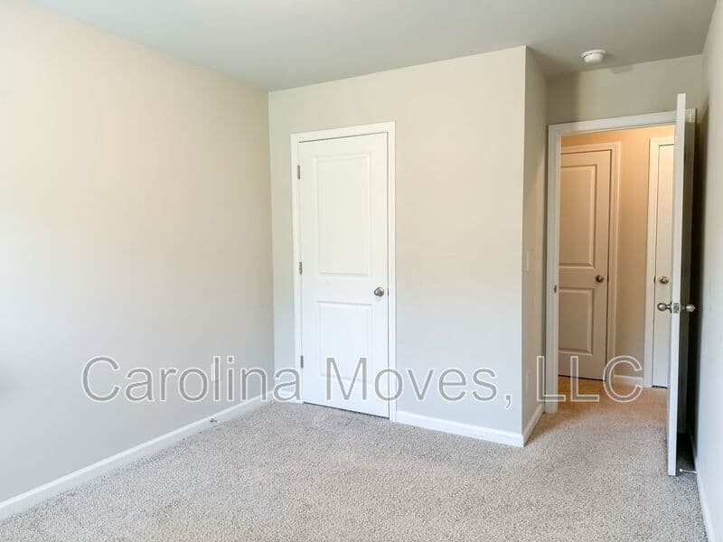 Easley House: 200 Northridge Court