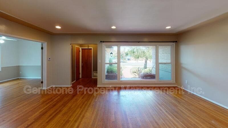San Diego House: 4947 63rd St