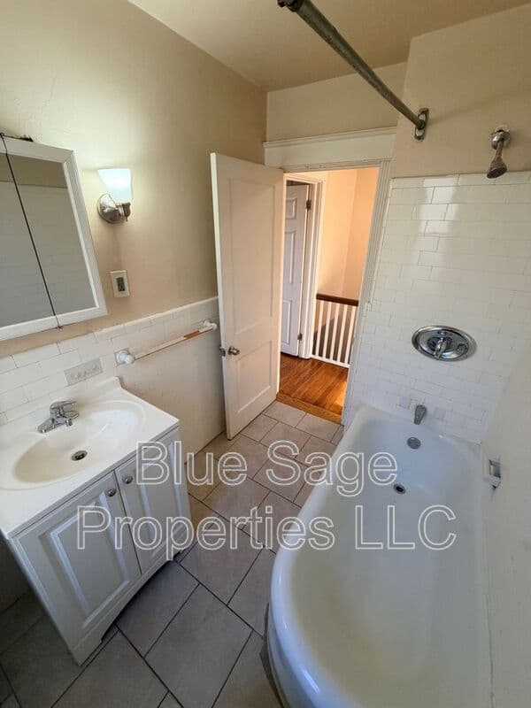 Upper Darby Condo: 244 Long Lane