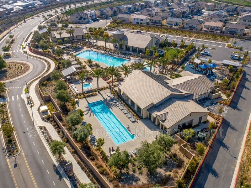Temecula House: 32519 Brunello Way