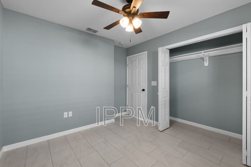 Harlingen House: 1021 E Adams