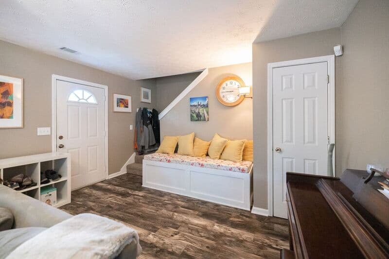 Athens House: 125 Whispering Springs