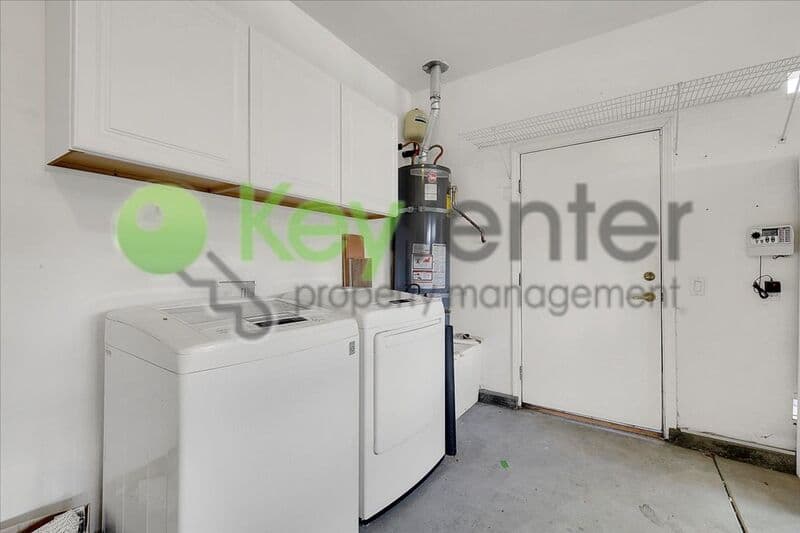Lincoln House: 2532 Woodacre Lane