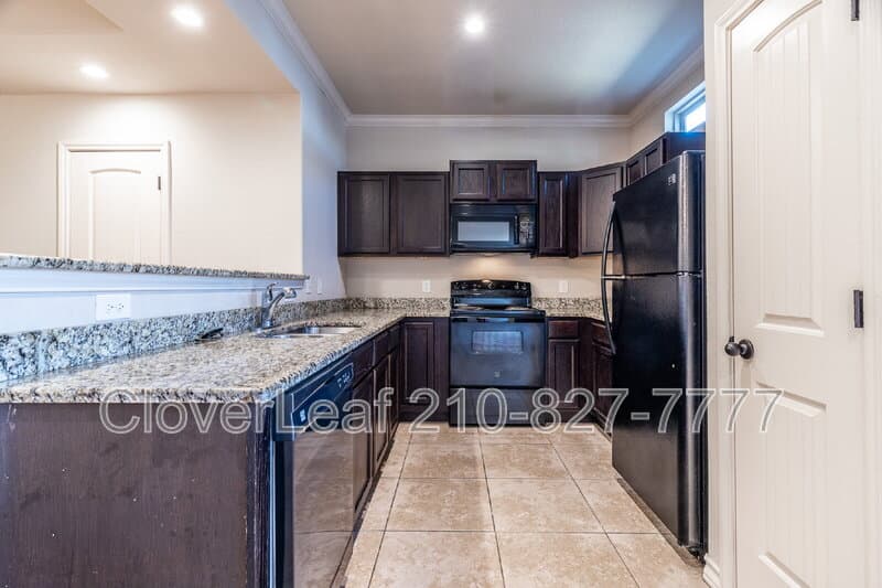 San Antonio Condo: 7007 Donovan Way