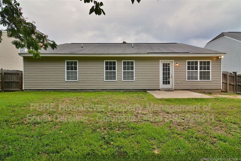 Columbia House: 464 Guard Tower Ln