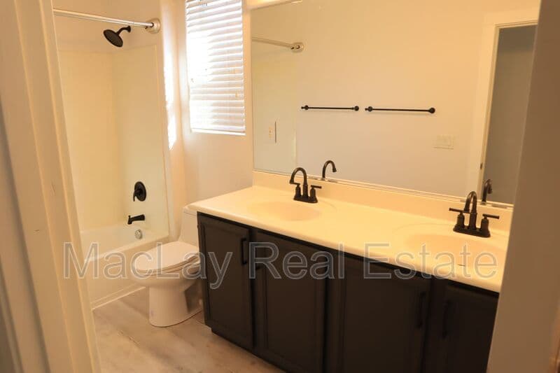 Chandler House: 1171 N Mason Dr
