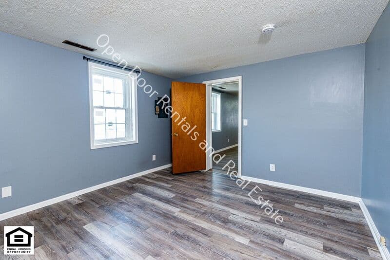 Waterloo Condo: 340 N Wayne st