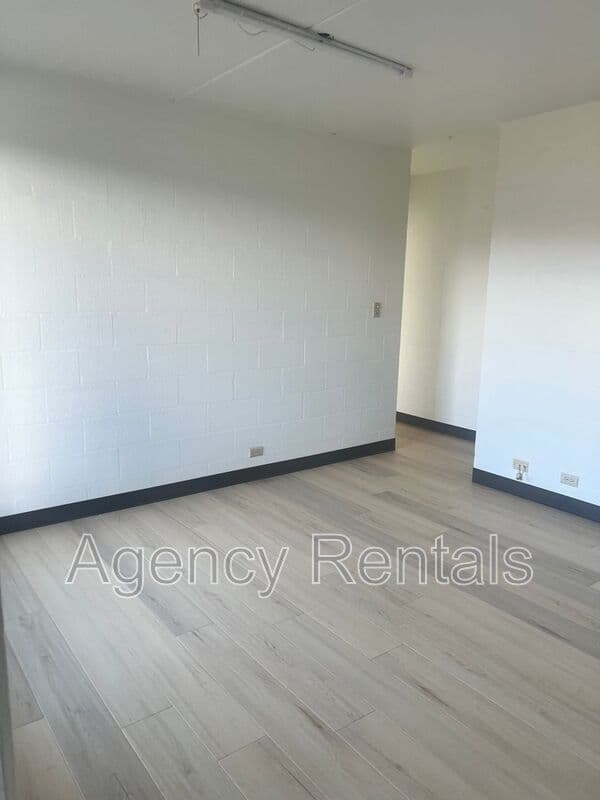 Honolulu Condo: 1349 Mookaula St.