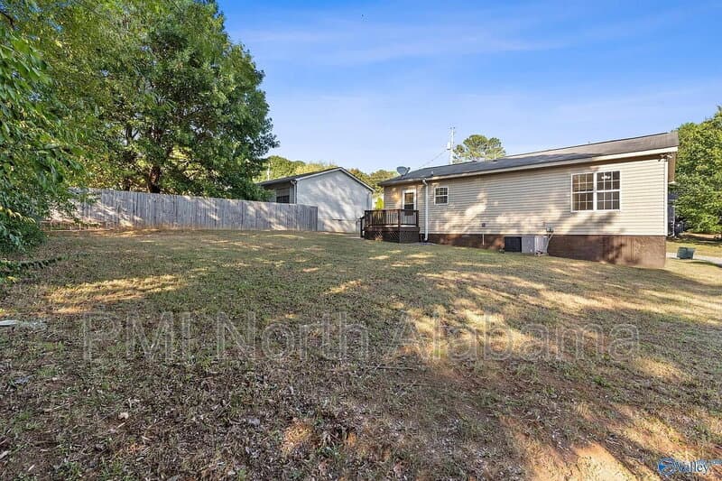 Huntsville House: 3103 Sonya Drive Northwest