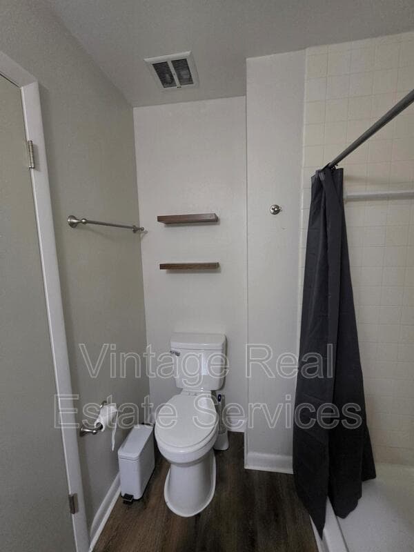Brandon House: 851 Creekway Ct
