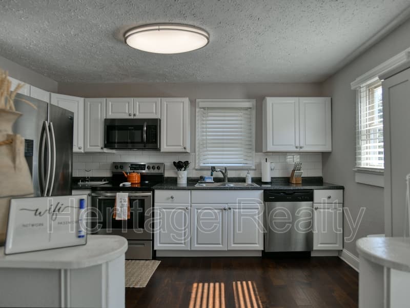 Knoxville House: 1725 Lenland Ave