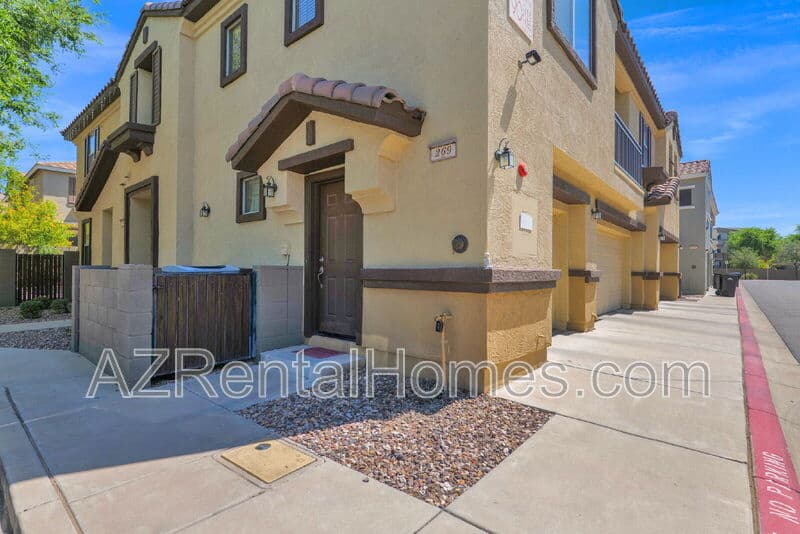 Mesa Townhome: 1265 South Aaron