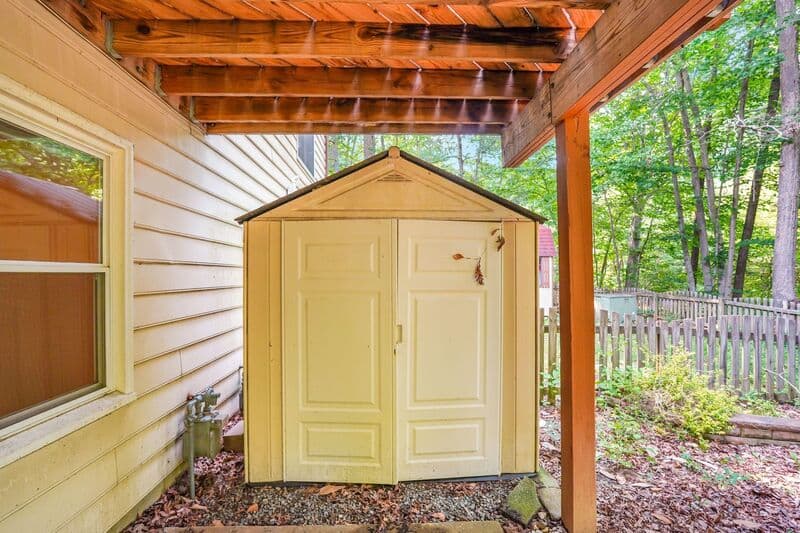 Fredericksburg House: 128 kings Mill Drive