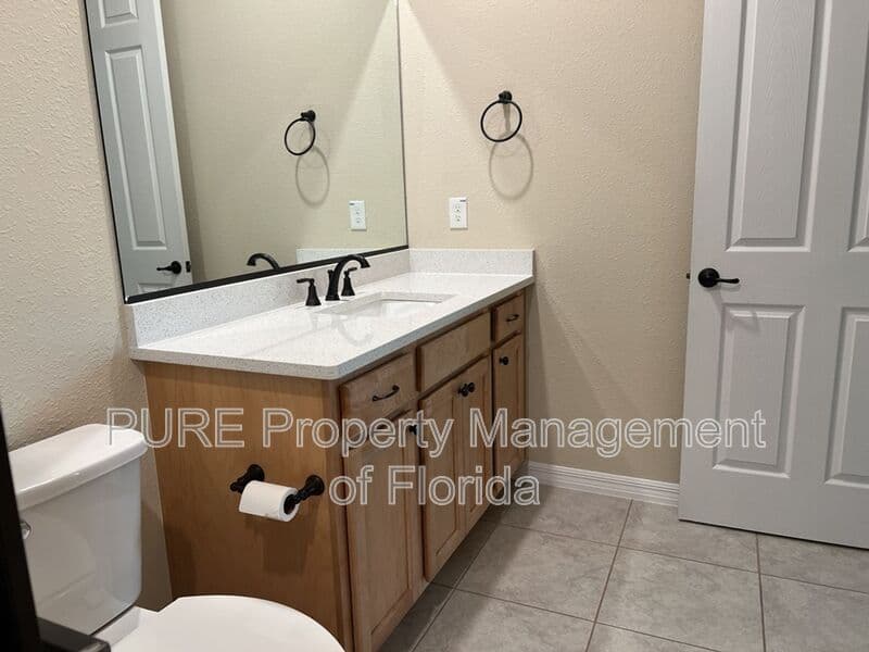 Ocala House: 10376 SW 99th Street