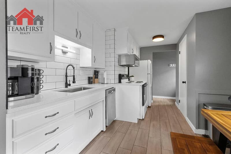 Green Bay House: 1444 Pilgrim Street