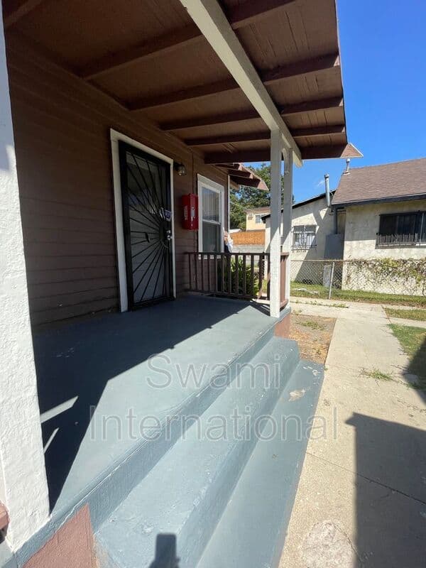 Los Angeles House: 643 W. 58th St.
