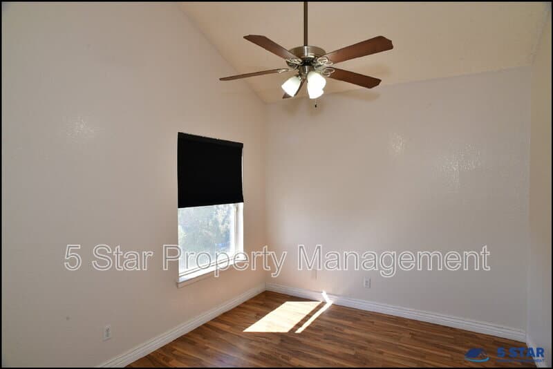 El Paso House: 12062 Ben Proctor Dr