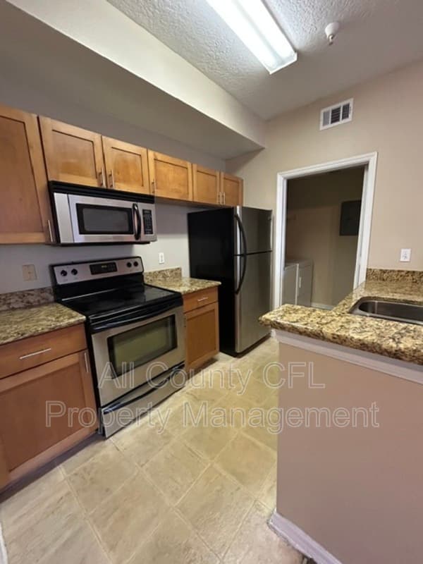 Orlando Condo: 5500 Metrowest Blvd
