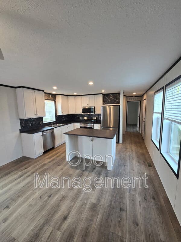 Huxley, House: 511 E 1st Street