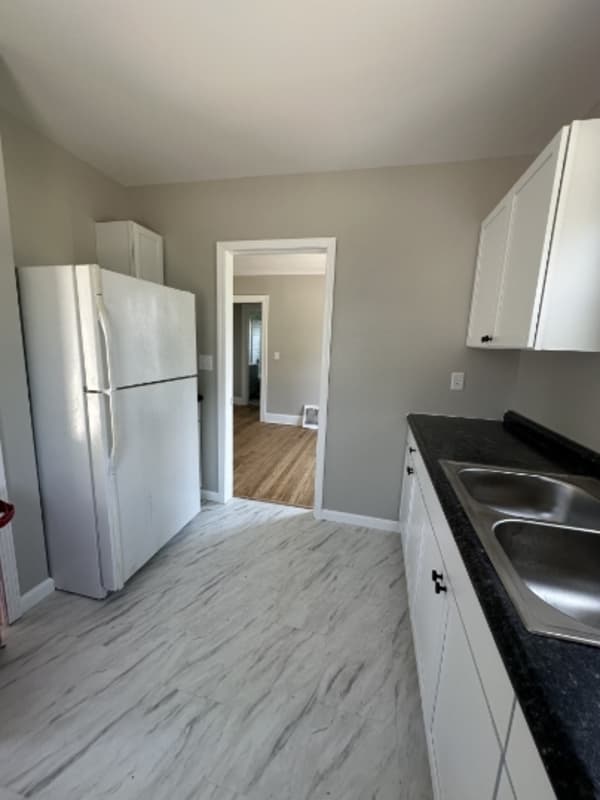 Cedar Rapids House: 612 13th St NW