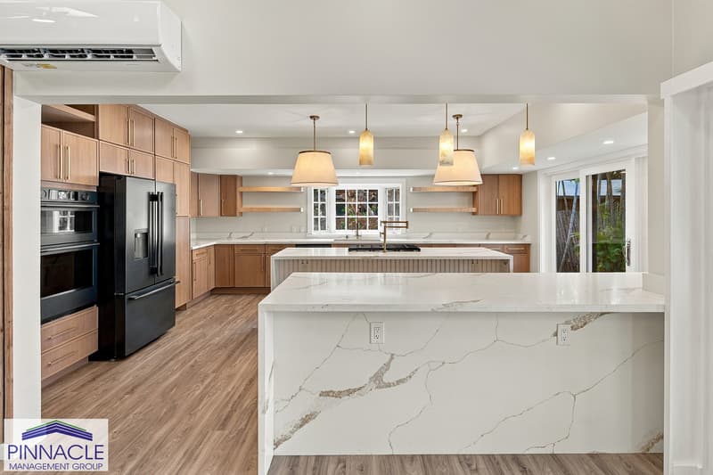 Honolulu House: 814-814A Kealaolu Avenue