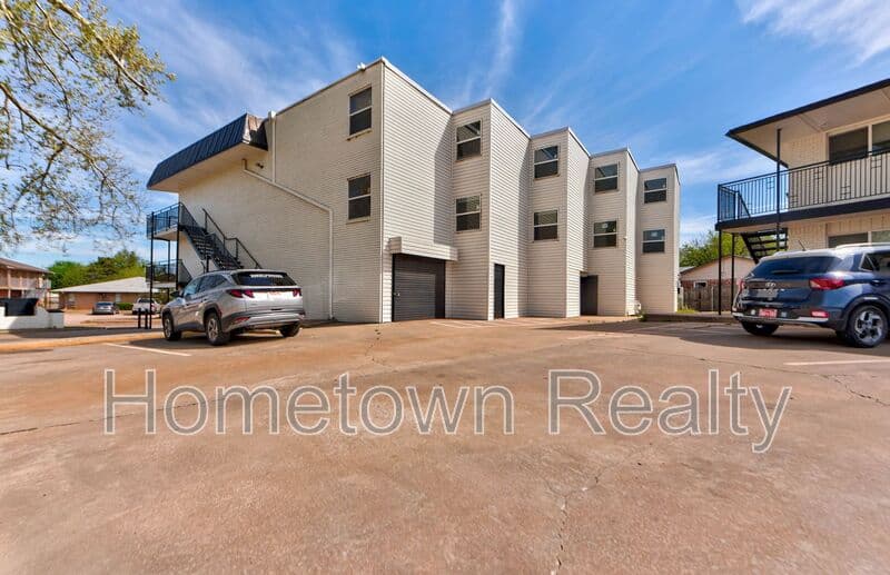Edmond Condo: 1012 Chartrand Ave