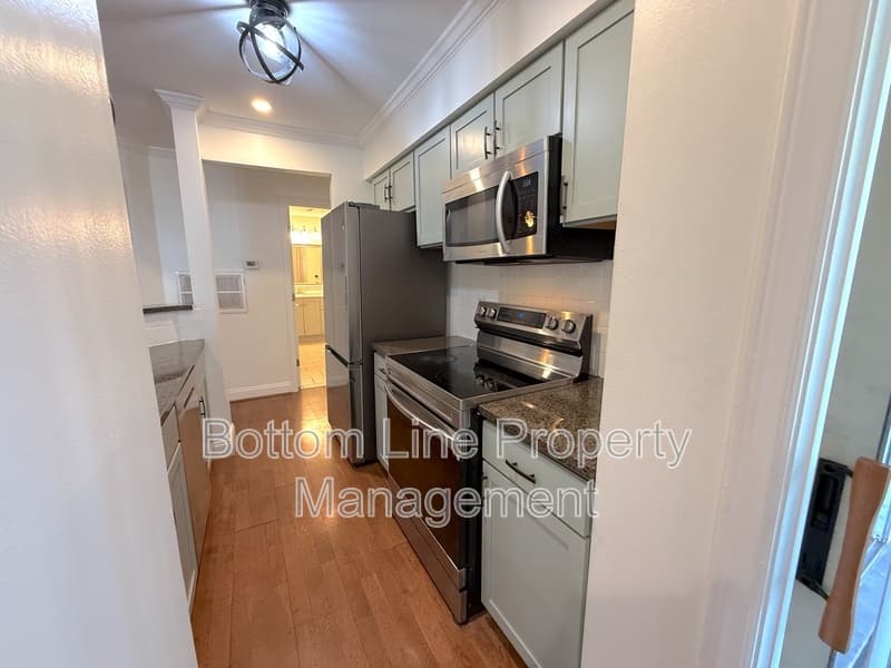 Charlotte Condo: 2508 Cranbrook Lane