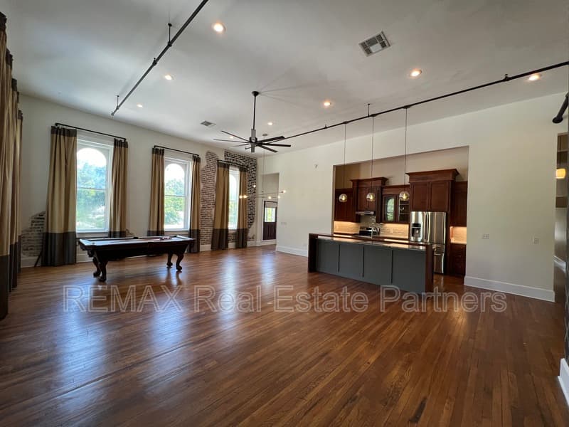 Hattiesburg Condo: 601 Court St Ste 201
