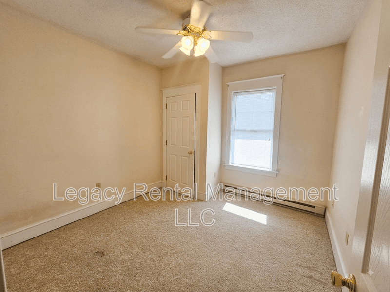 Plymouth Condo: 281 East Main Street - APT 5