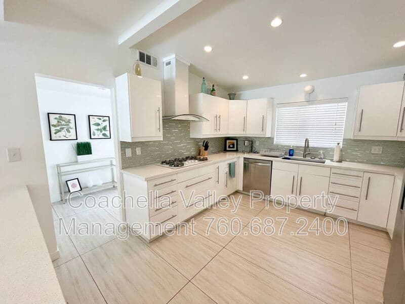 Palm Springs House: 2719 E Ventura Road