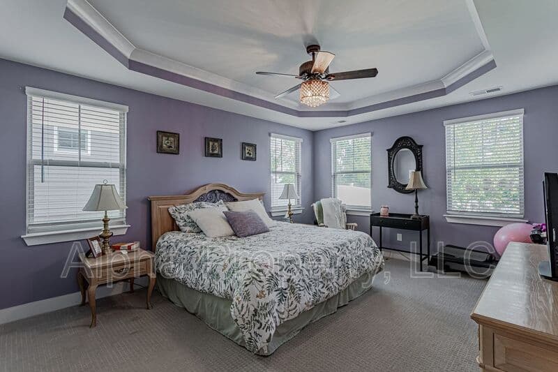 Greenville House: 14 Burl Ct