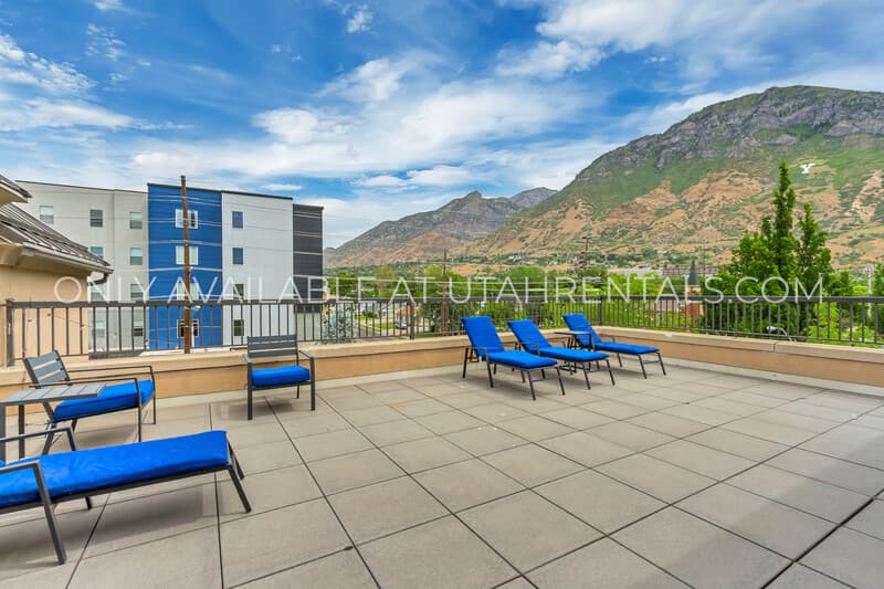 Provo House: 866 E 700 N