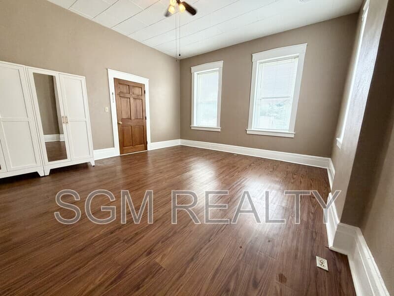 Waterloo Condo: 316 W Mill St