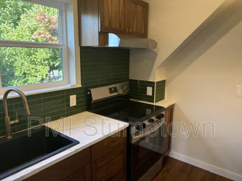 Portland Condo: 3538 NE 65th Ave