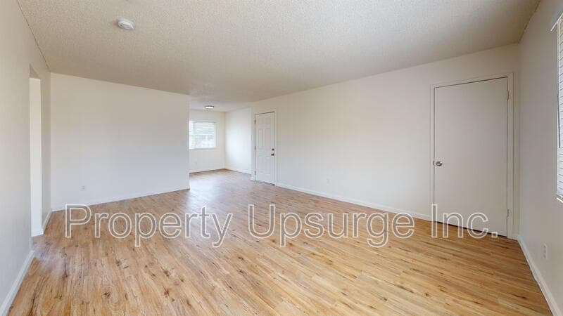 Anderson Condo: 1710 Bruce St