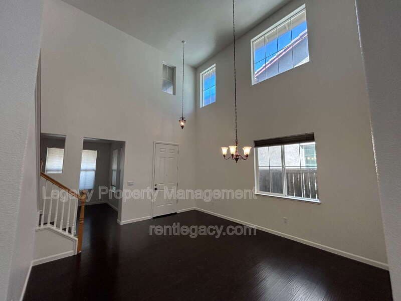 Fairfield House: 5085 Lockie Ln
