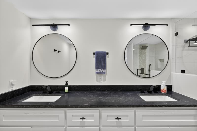 Horseshoe Bay House: 820 Broken Arrow