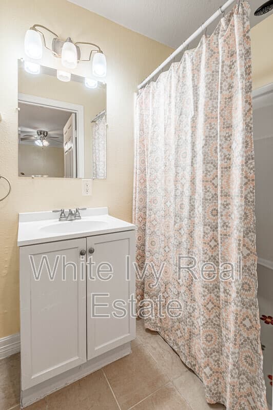 Riverside Condo: 4 Rainbow Drive